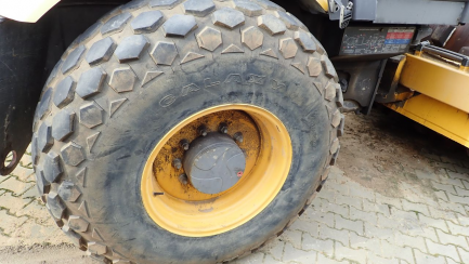 Zdjęcie przedmiotu: VOLVO SD130 DX combination roller