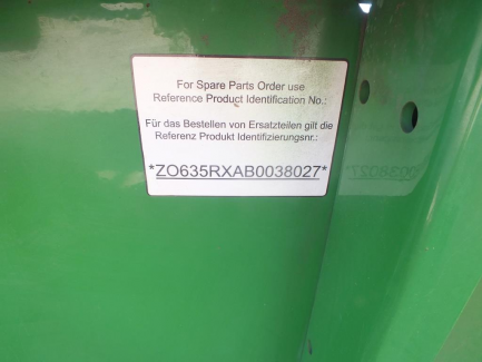 Zdjęcie przedmiotu: JOHN DEERE S690 S600 harvester + header JOHN DEERE model 635R with a header carriage