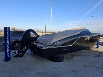 Zdjęcie przedmiotu: VTS FLYING SHARK 7.7 motorboat