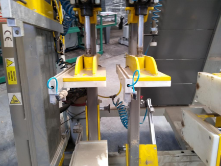 Zdjęcie przedmiotu: Pneumatic press for mounting PMJ-SZ drawers