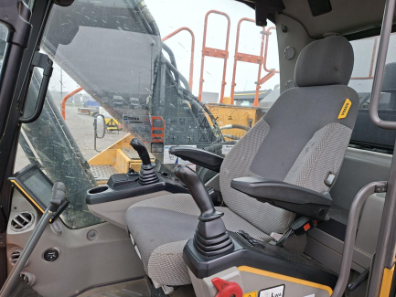 Zdjęcie przedmiotu: Koparka gąsiennicowa VOLVO EC250EL