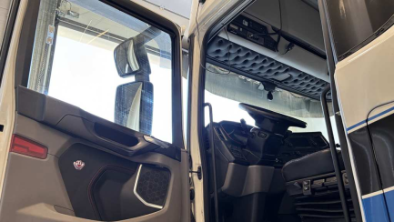 Zdjęcie przedmiotu: SCANIA S580 E6 26.0t LA 6x2 NA