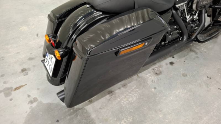 Zdjęcie przedmiotu: Harley Davidson Road King Special