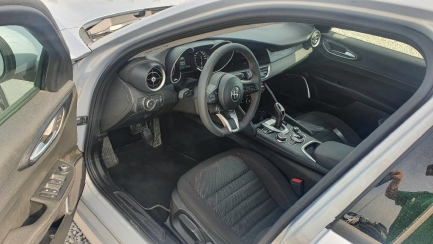 Zdjęcie przedmiotu: ALFA ROMEO GIULIA 2.0 Turbo Business aut