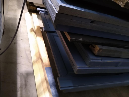 Zdjęcie przedmiotu: Wiosenne obniżki| Prowizja 0% A set of display cabinets (Two-door closed cabinet 1200x330x960mm - 4 pcs., Glass shelves 400x600 - 4 pcs., Glass shelves 1400x300 - 2 pcs.)