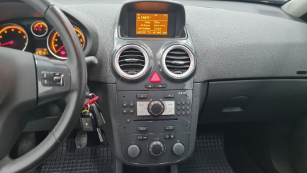 Zdjęcie przedmiotu: Opel Corsa Długotrwały post&oacute;j