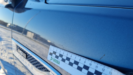 Zdjęcie przedmiotu: Jaguar E-PACE 2.0 i4P AWD R-Dynamic S