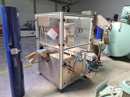 Zdjęcie przedmiotu: Automatic Cap Lining Machine FRTB-SD3-C