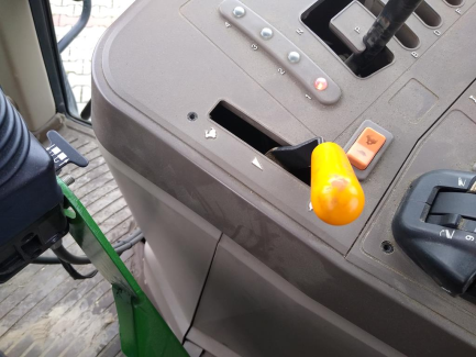 Zdjęcie przedmiotu: John Deere 6430 tractor + KNOCH I front loader