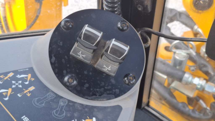 Zdjęcie przedmiotu: Екскаватор-навантажувач JCB 4CX