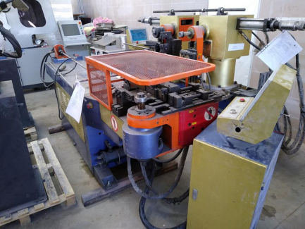 Zdjęcie przedmiotu: Jiangsu Hefeng Mechanical Making Co., Ltd. (China) DW50NC. Hydraulic bending machine