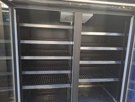 Zdjęcie przedmiotu: Witryny chłodnicze IGLOO – 4 szt.