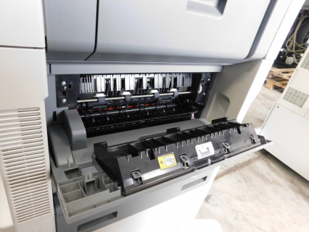 Zdjęcie przedmiotu: Hewlett-Packard (HP) LaserJet M5035 MFP laser multifunction printer
