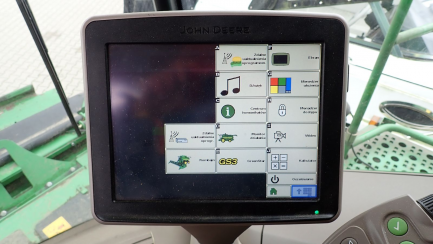 Zdjęcie przedmiotu: JOHN DEERE T660 T600 harvester with HEDER 625R / 625R