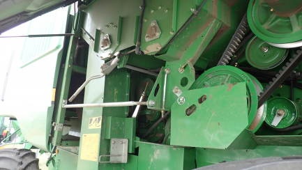 Zdjęcie przedmiotu: JOHN DEERE T660 T600 harvester with HEDER 625R / 625R