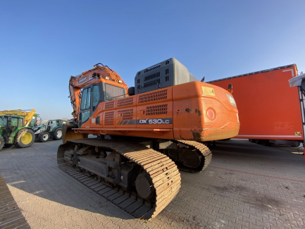 Zdjęcie przedmiotu: DOOSAN Infracore Co., Ltd. DX530LC-3 tracked excavator