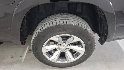 Zdjęcie przedmiotu: RAM 1500 5.7 V8 E6 3.5t Crew Limited Chrome AWD