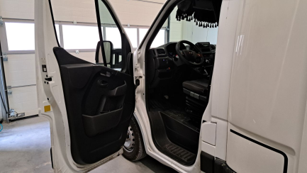 Zdjęcie przedmiotu: RENAULT/CARPOL MASTER FWD 2.3 dCi E6 3.5t L3H1 Pack Clim S&S+E