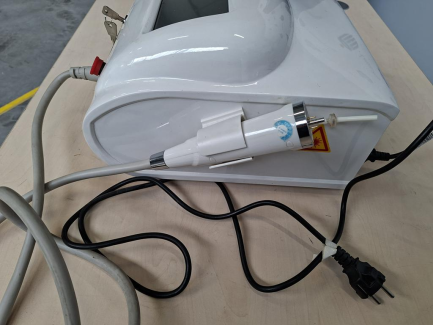 Zdjęcie przedmiotu: POLDERMA cosmetic device VACUUM RF FRACTIONAL RADIO WAVES