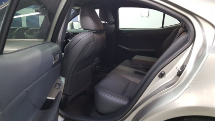 Zdjęcie przedmiotu: Lexus IS200T sedan