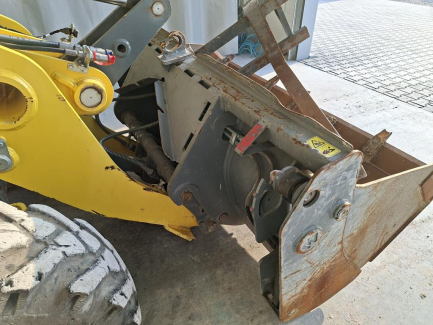 Zdjęcie przedmiotu: Przegubowa ładowarka kołowa WACKER NEUSON WL54