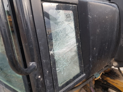 Zdjęcie przedmiotu: Ładowarka kołowa CATERPILLAR 908H2