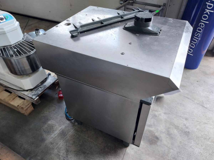 Zdjęcie przedmiotu: PROMOTION GASTRONOMY Set of gastronomic equipment (SW-1S kitchen scale, FCM 786100 spiral mixer, Chopper, Unox Cheftop convection steam oven with a hood, Mijar King E water softener, Stalgast IP2 fryer, Ma-Ga TC123 meat grinder)