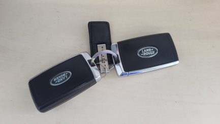 Zdjęcie przedmiotu: Range Rover Velar 2.0 D200 mHEV R-Dynamic S