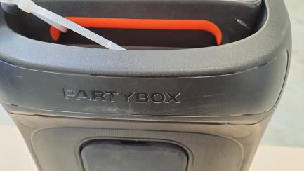 Zdjęcie przedmiotu: Аудіоколонка JBL PartyBox Stage 320 Power, чорна, 240 Вт, Bluetooth, 18 годин роботи від акумулятора, вхід для мікрофона та гітари, IPX4