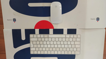 Zdjęcie przedmiotu: Apple iMac 27 "computer with Retina 5K, 3.0GHz 6-core 8th-gen. Intel Core i5, 8GB, 1TB FD, Radeon Pro 570 MRQY2ZE / A