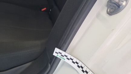 Zdjęcie przedmiotu: BMW 320i Advantage aut