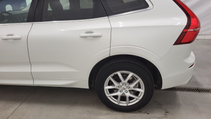 Zdjęcie przedmiotu: Volvo XC60 D4 SCR AWD Momentum aut