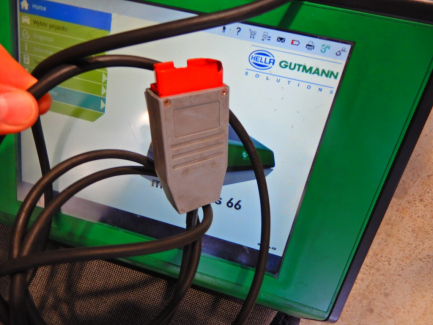 Zdjęcie przedmiotu: Hella Gutmann Solutions Mega Macs 66 diagnostic tester