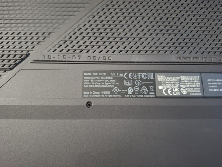 Zdjęcie przedmiotu: Laptop gamingowy ASUS ROG Strix G713I-HX055W AMD Ryzen 7 4800H/32GB/512/WIN11 RTX3060