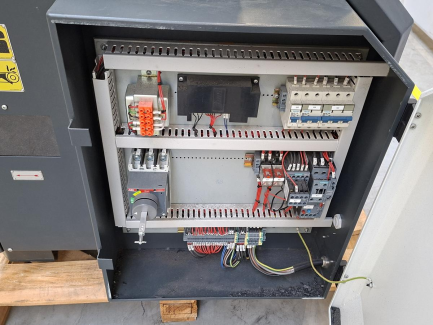 Zdjęcie przedmiotu: Пластиковий млин SHINI SG-2336-CE потужністю 7,5 кВт з пилоуловлювачем DS 23/30