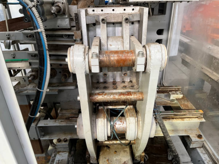 Zdjęcie przedmiotu: The ERA-TECH BMU 2 extruder and bottler is used in the plastics industry for the automatic production of thermoplastic containers by extrusion blow molding.