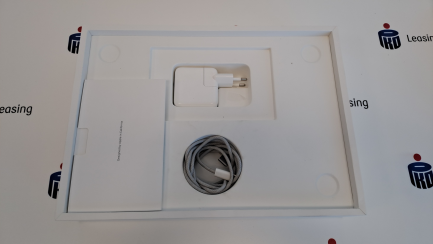 Zdjęcie przedmiotu: Apple MacBook Air 13 M3/8C CPU 8C GPU/16GB/256GB SSD (Космічний сірий), код товару: MC8G4ZE/A