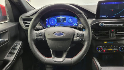 Zdjęcie przedmiotu: Ford Kuga 2.5 FHEV FWD ST-Line X Incorrect entry of engine power in the registration certificate