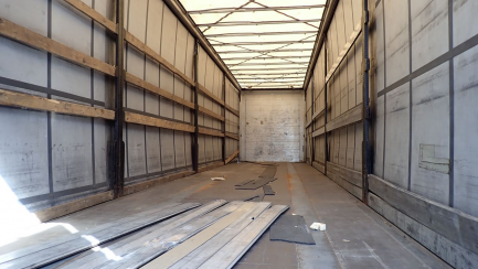 Zdjęcie przedmiotu: KOEGEL S24-1 curtain semi-trailer