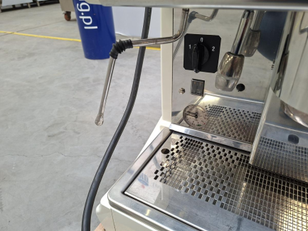 Zdjęcie przedmiotu: Кавомашина на 2 групи ASTORIA FORMA II GR