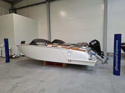 Zdjęcie przedmiotu: VTS FLYING SHARK CLASSIC 5.7 electric motor boat