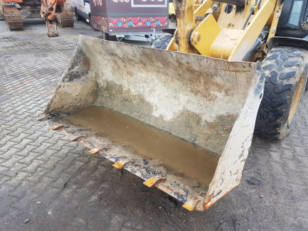 Zdjęcie przedmiotu: Ładowarka kołowa CATERPILLAR 908H2