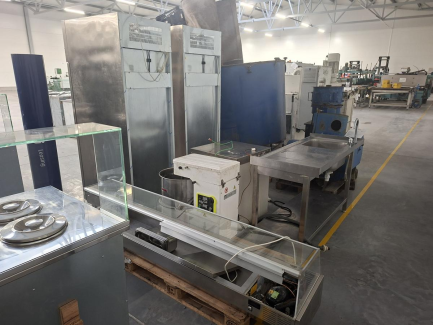 Zdjęcie przedmiotu: A set of catering equipment