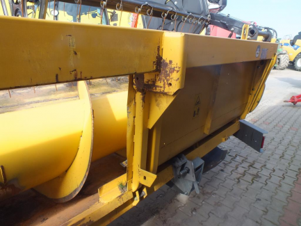 Zdjęcie przedmiotu: Kombajn zbożowy NEW HOLLAND TC 5.80 479 + header NEW HOLLAND 17 + w&oacute;zek