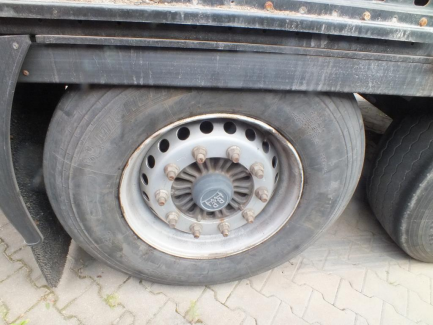 Zdjęcie przedmiotu: KAESSBOHRER MAXIMA Curtain trailer