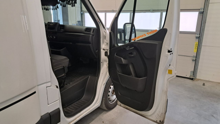 Zdjęcie przedmiotu: RENAULT/CARPOL MASTER FWD 2.3 dCi E6 3.5t L3H1 Pack Clim S&S+E