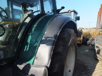 Zdjęcie przedmiotu: VALTRA T213 VERSU agricultural tractor