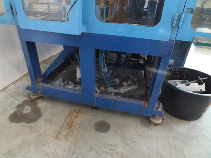 Zdjęcie przedmiotu: GENERAL PLASTICS GB-P50T GB-P50T pneumatic bottler