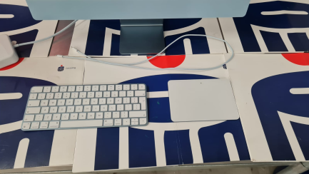 Zdjęcie przedmiotu: Apple iMac 24 "desktop computer with Retina 4.5K screen, 8-core Apple M1 processor with 7-core graphics, 256 GB disk, Magic Trackpad - blue manufacturer code MJV93ZE / A / MT