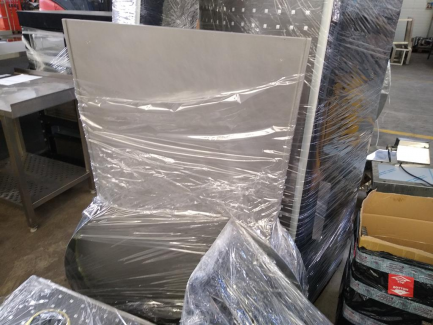 Zdjęcie przedmiotu: Cryogenic chamber P.P.H JUKA KRIOSAUNA 0104-1 + Tank for liquid nitrogen